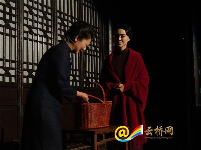 翁公和晓静在厨房猛烈进出剧照2